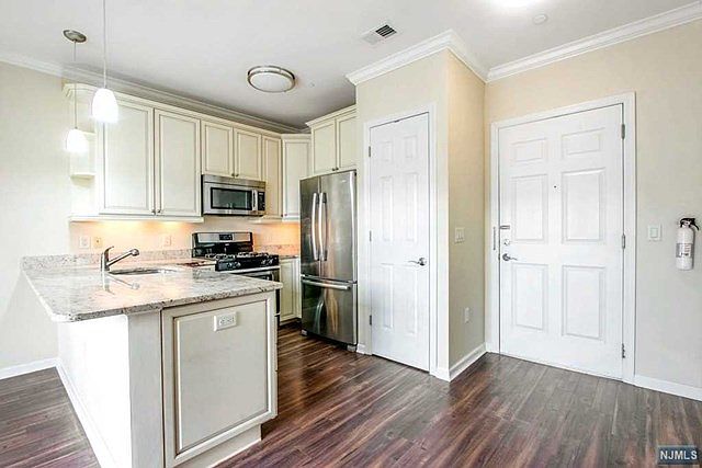 1st image of 55 Emerson Plz E APT 308