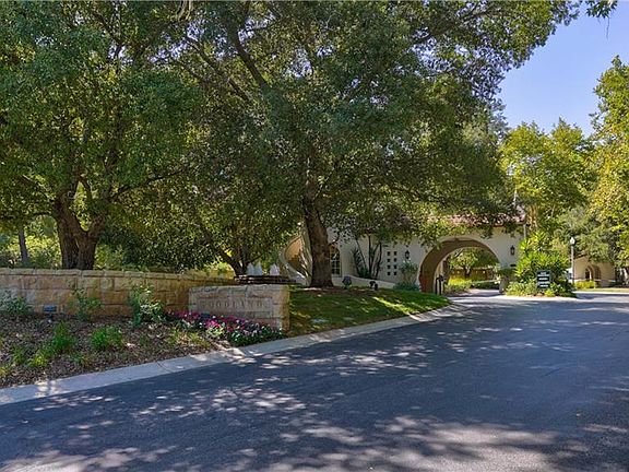 2nd image of 26915 Augusta Pl
