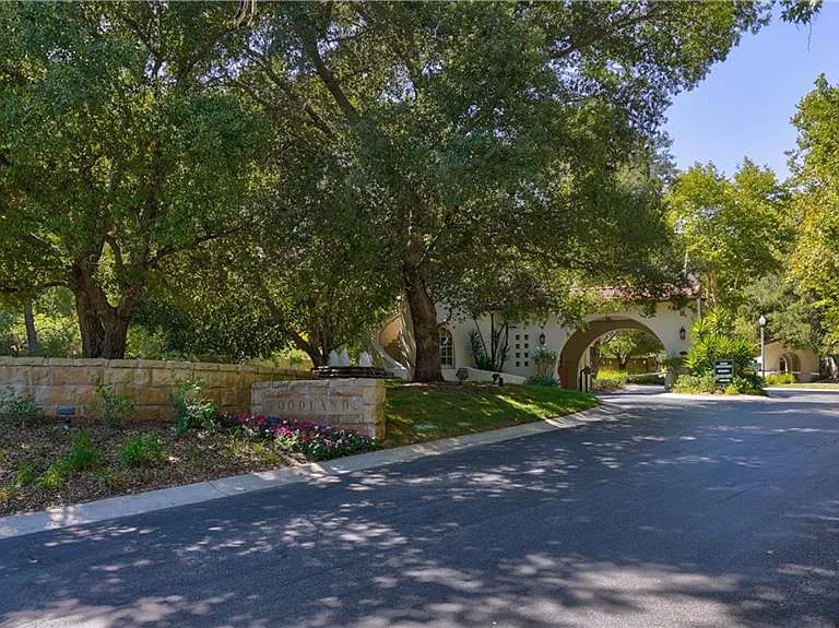 26915 Augusta Pl — Photo 2