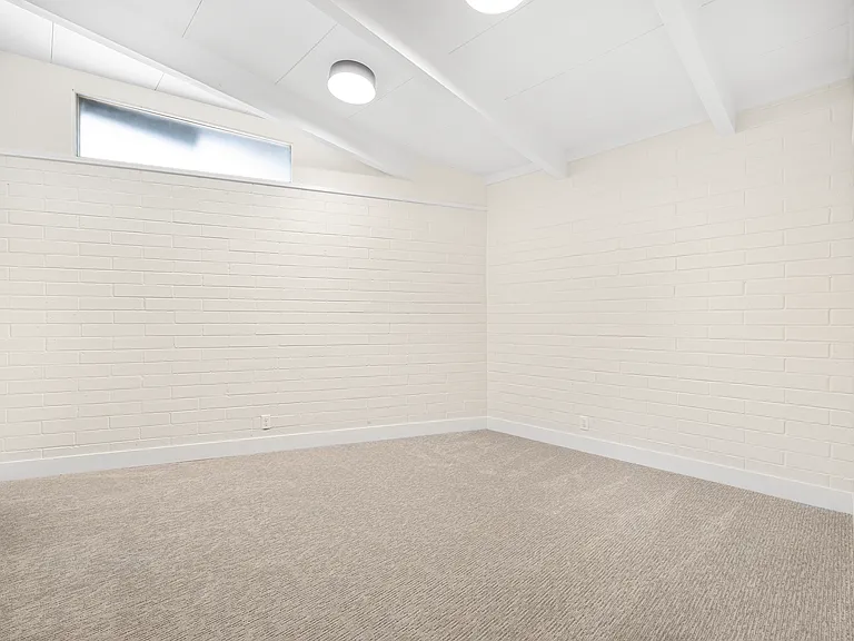 210 N 1st St #2 — Photo 16