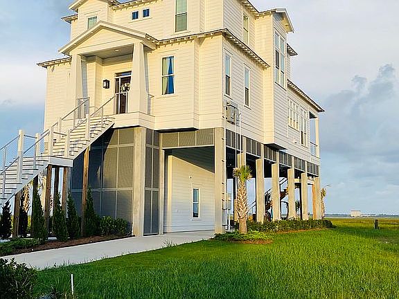 Beautiful neighboring home
