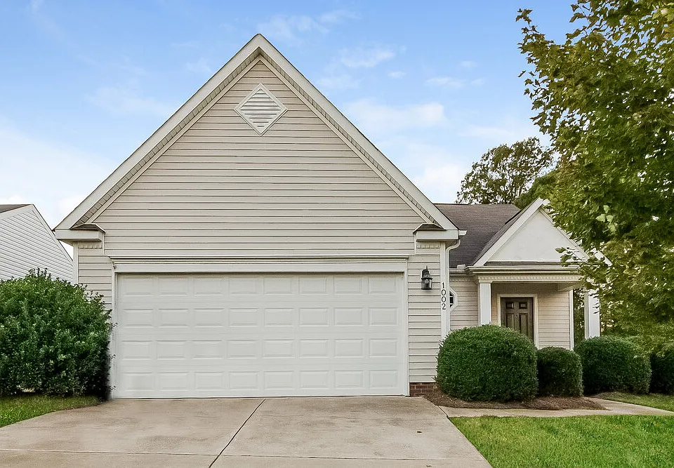 1002 Great Falls Dr