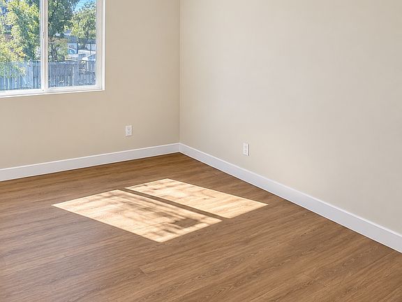 5th image of 12418 Gain St #B