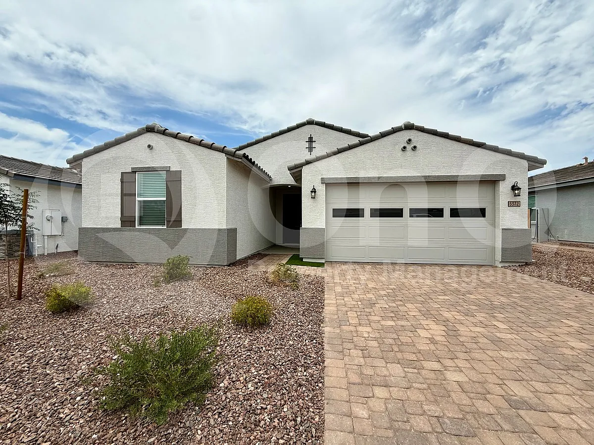 4 bed, 3.0 bath, 2351 sqft, $2,145 — Photo 3