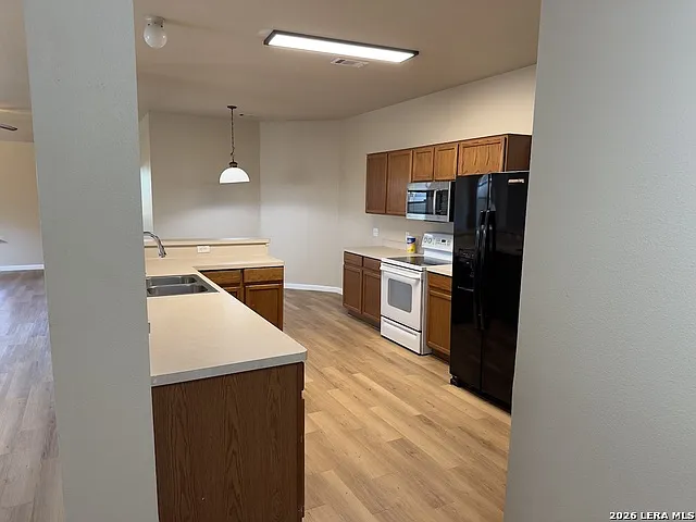 3 bed, 2.0 bath, 1753 sqft, $1,850 — Photo 3