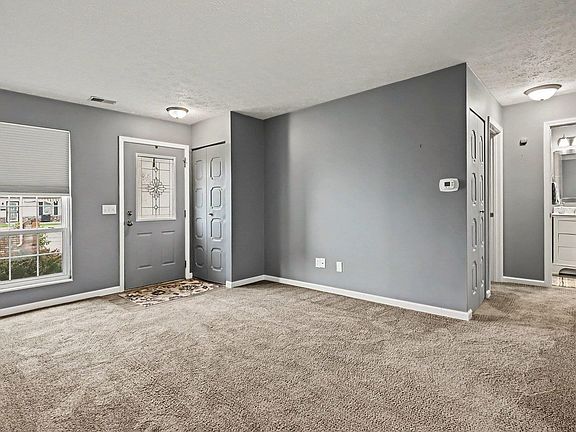 3rd image of 913 Berkley Cir