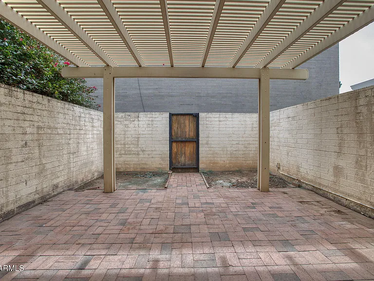 1907 W Belmont Ave — Photo 24