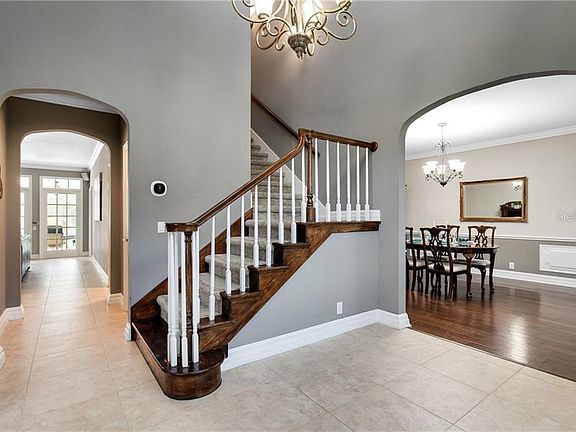 2nd image of 1005 Nancy Cir