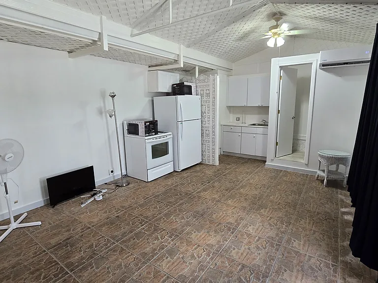 1901 SW 2nd Ave #2 — Photo 7