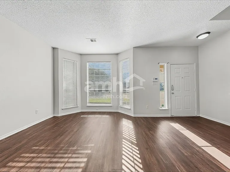 8551 Western Meadows Dr — Photo 7