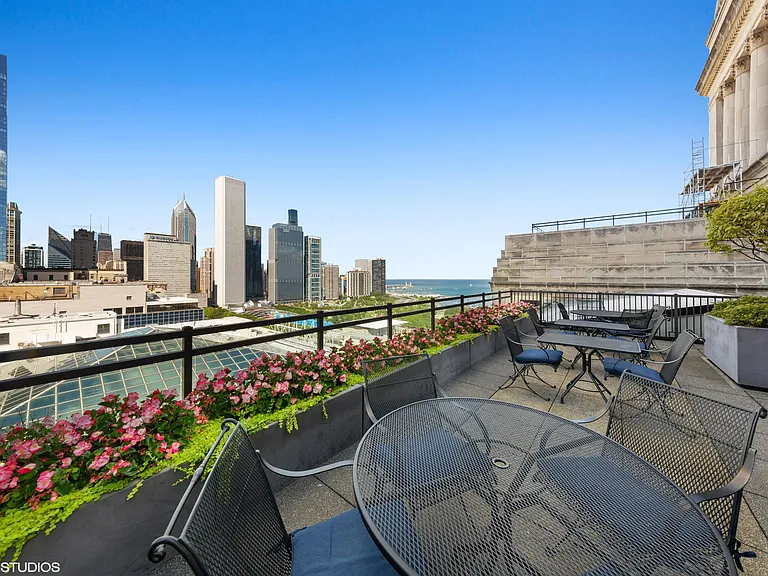 310 S Michigan Ave #202 — Photo 17