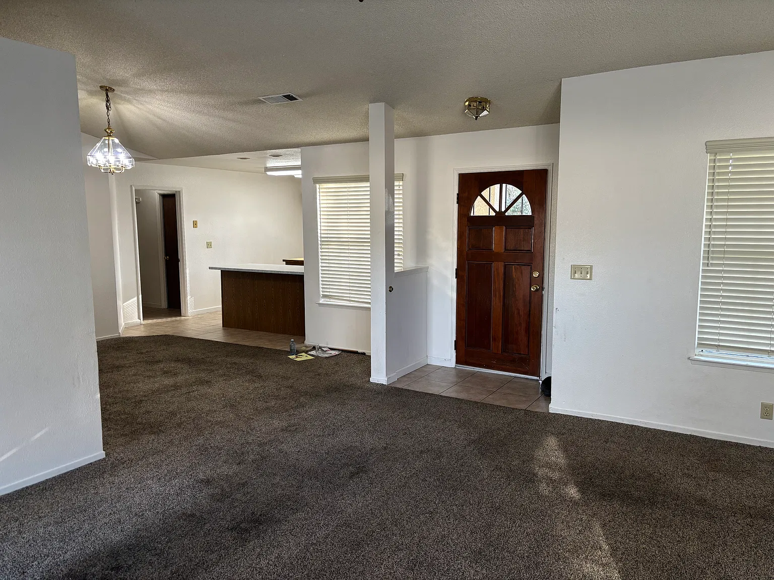 3 bed, 1423 sqft, $1,700 — Photo 2
