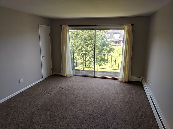 3rd image of 9820 El Cameno Ln APT 2E
