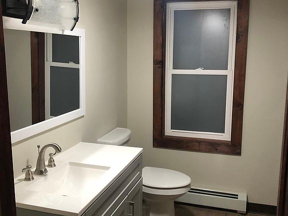 4th image of 58 Pine St