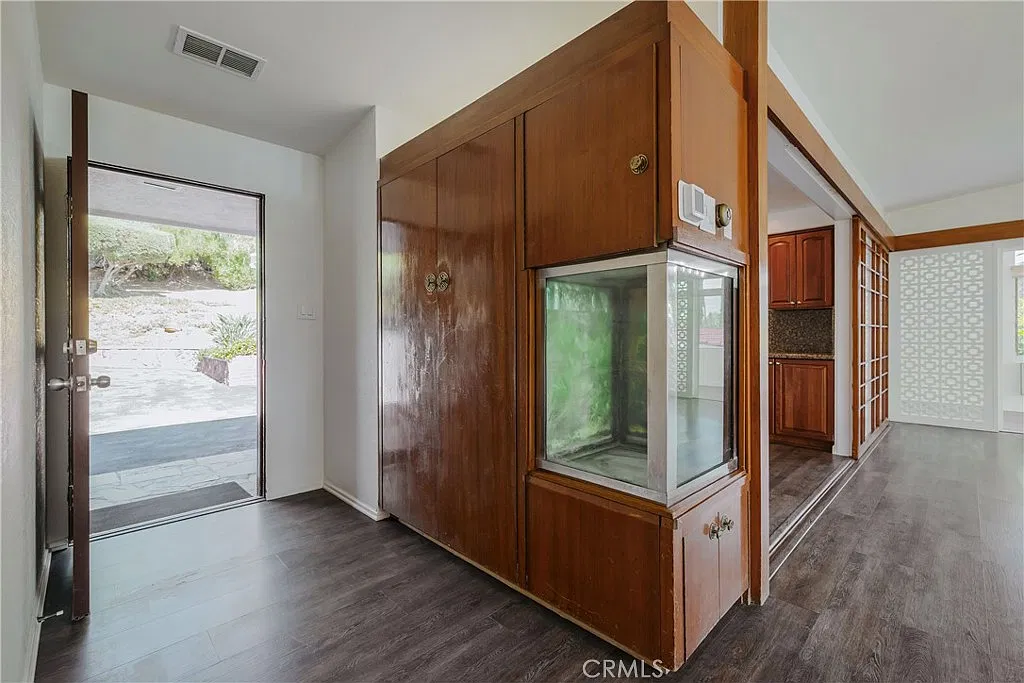 4 bed, 3217 sqft, $8,500 — Photo 4