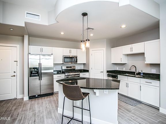 3rd image of 945 E Playa Del Norte Dr