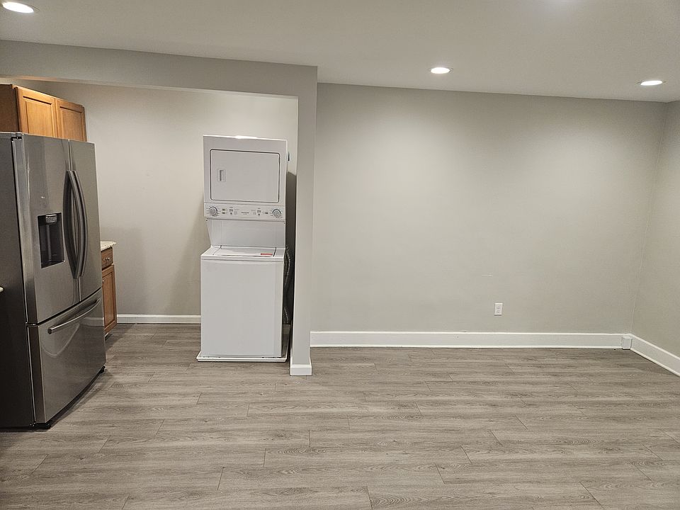 Living room, laundry