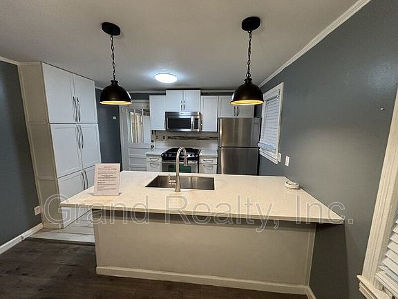 4th image of 114 Yoakum Ct