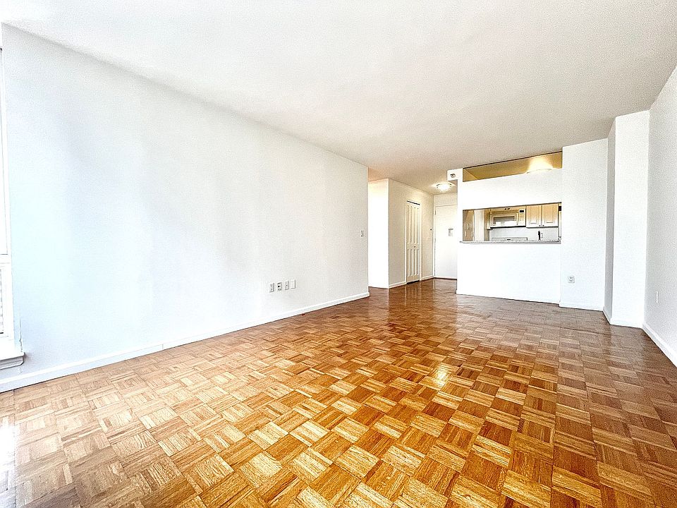 1st image of 350 W 43rd St APT 31C