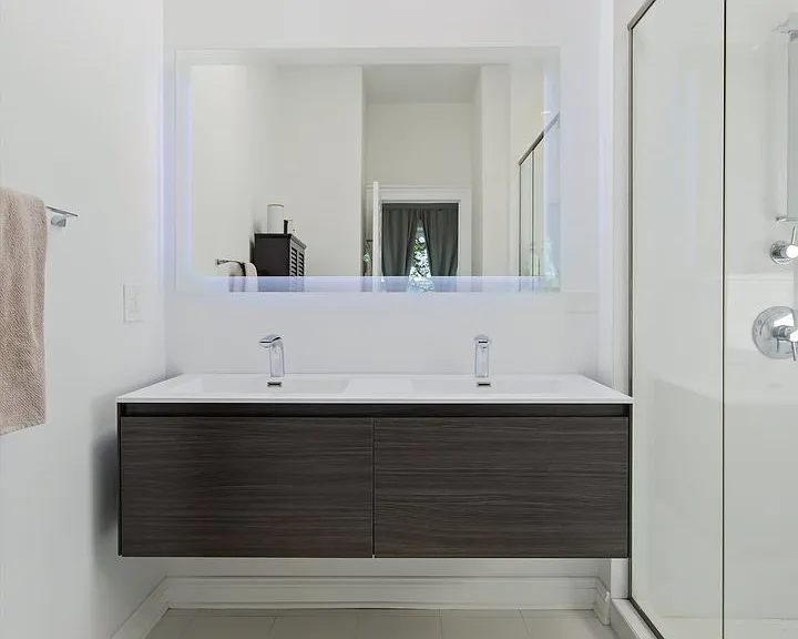 2027 W Race Ave #2W — Photo 11