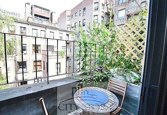 4th image of 107 W 74th St APT 3R