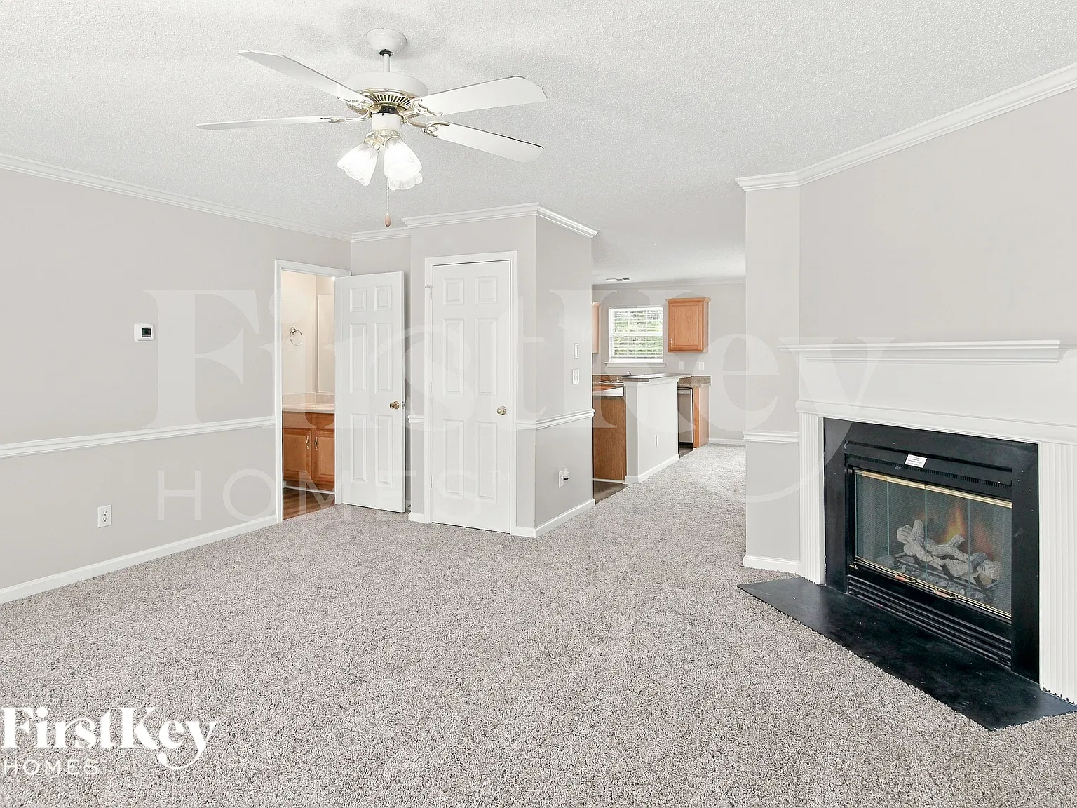 4 bed, 2.5 bath, 1832 sqft, $2,105 — Photo 3
