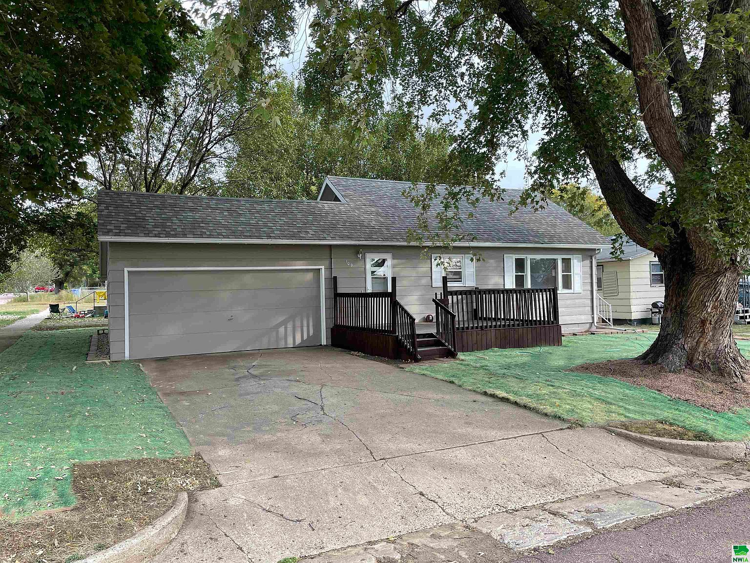 109 W 3rd St, Alcester, SD 57001 Zillow