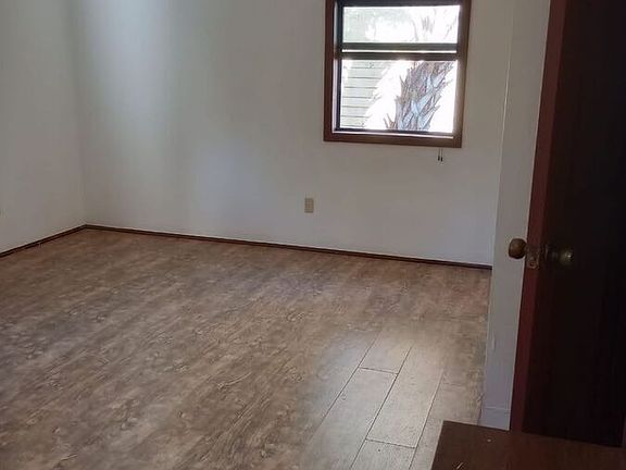 5th image of 2729 Broadway Unit B