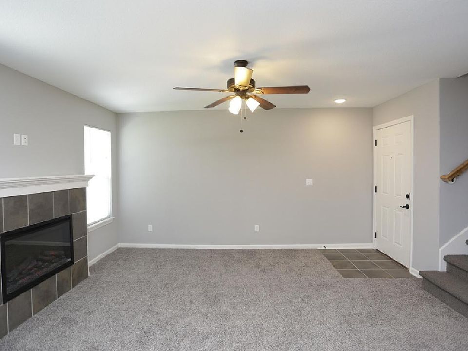 2nd image of 9537 N Main St