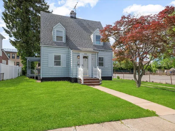 2386 Gale Avenue, Baldwin, NY 11510