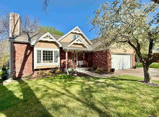 3707 S 77th St, Lincoln, NE 68506