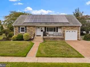 16 Merovan Ave, Hamilton, NJ 08619