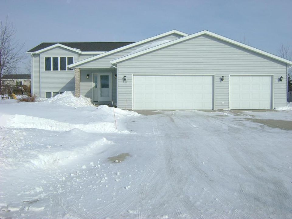 1st image of 634 Evergreen Dr
