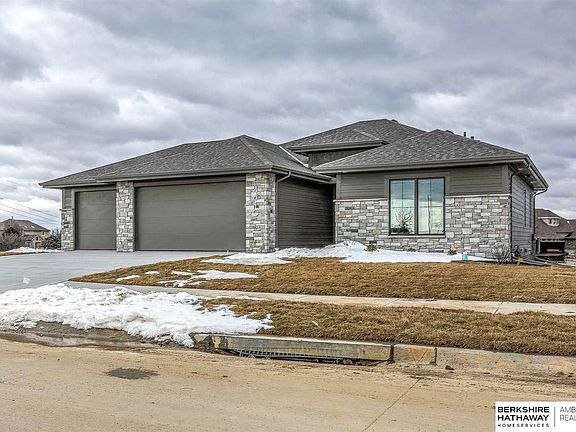 2nd image of 4610 N 192nd Ave