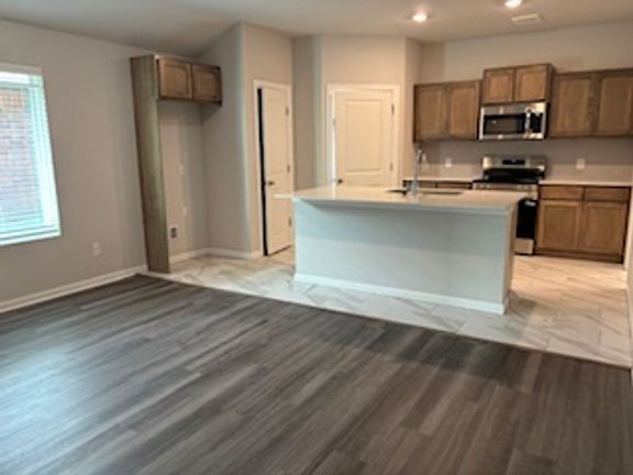 4th image of 19517 Conway Dr