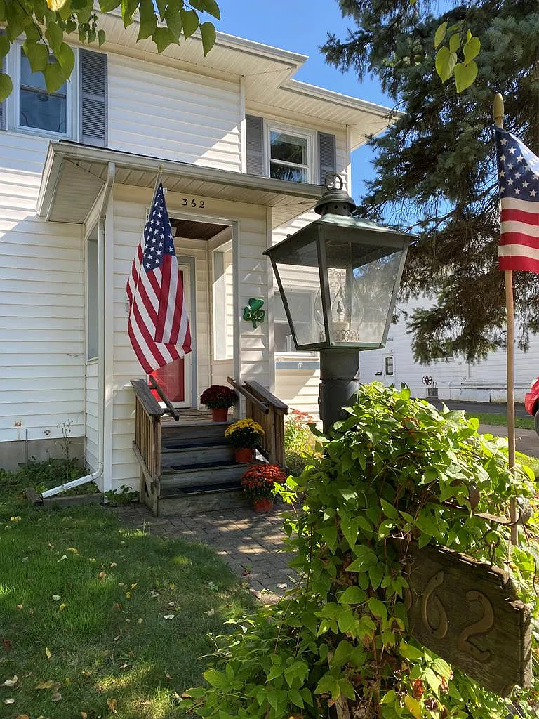 362 Hoffman St photo 1