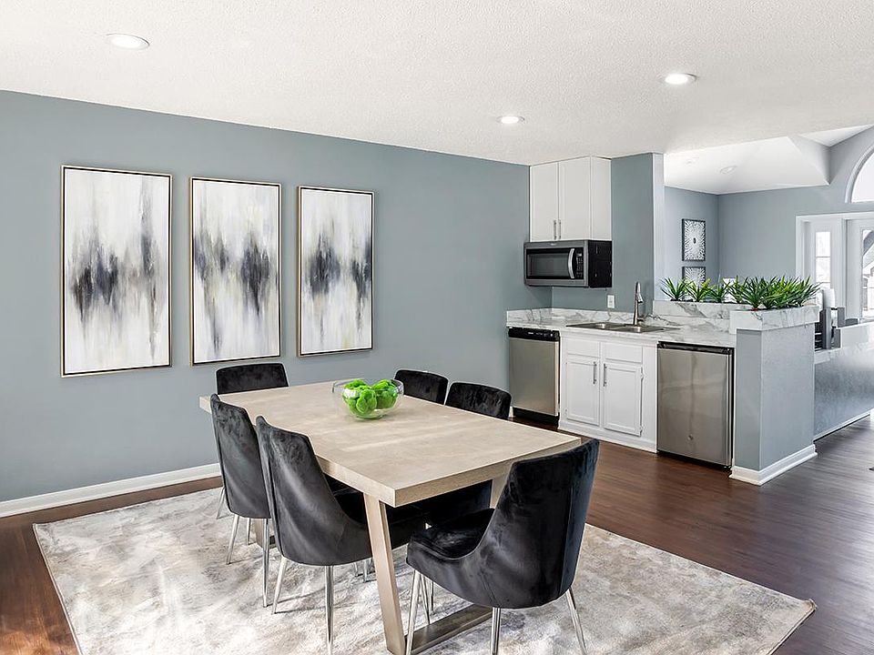 Have a seat and enjoy a cup of complimentary coffee in the office.