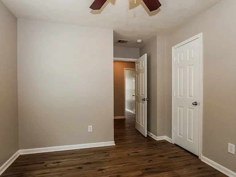8138 Sanders Glen Ln — Photo 13