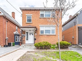 679 Roosevelt Ave #3, Ottawa, ON K2A 2A8