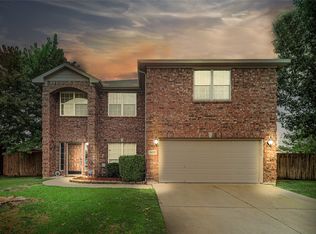 9600 Fox Hill Dr, Fort Worth, TX 76131