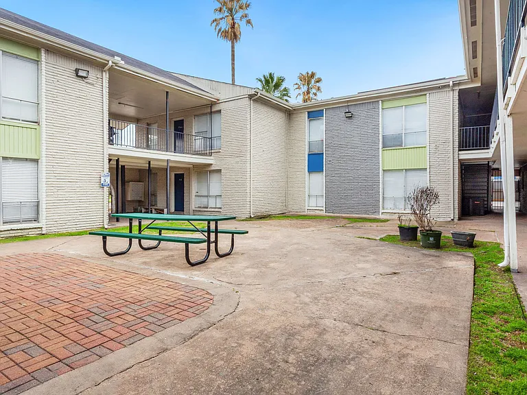 Parkgreen on Gessner — Photo 16