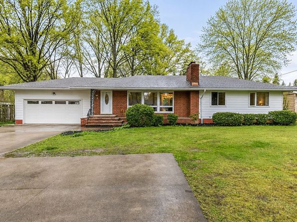 145 W Howe Rd