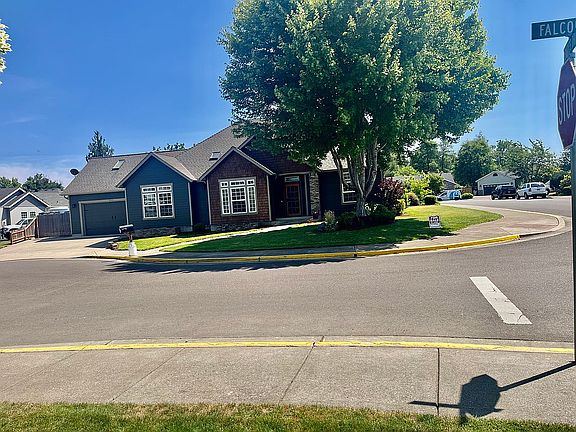 2nd image of 912 Falcon Ct