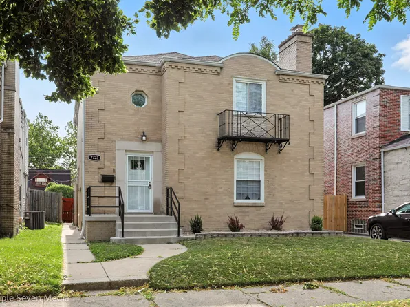 7723 S Paxton Ave, Chicago, IL 60649
