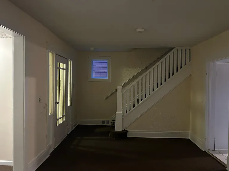 934 Kensington Ave — Photo 6