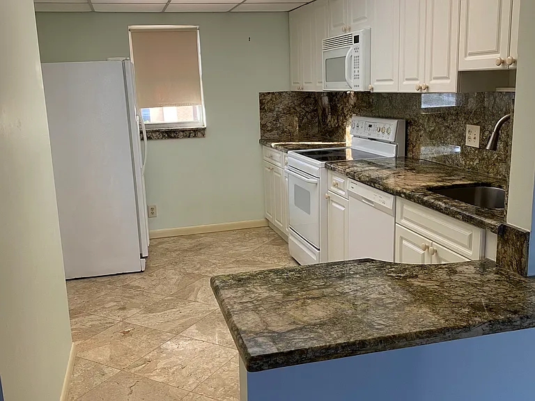 2571 Aragon Blvd #122 — Photo 3