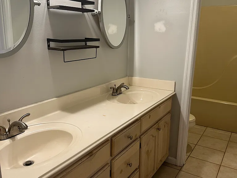 1008 Beach Dr SW #B1 — Photo 9