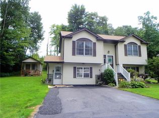 5439 Autumnwood Dr, Cochranton, PA 16314