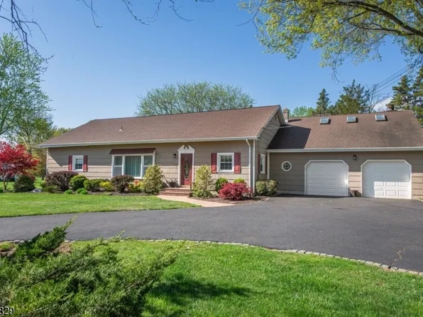 18 Stonewyck Dr, Hillsborough Twp., NJ 08844