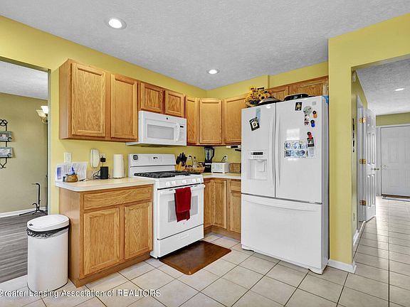 2nd image of 5330 Fairbanks